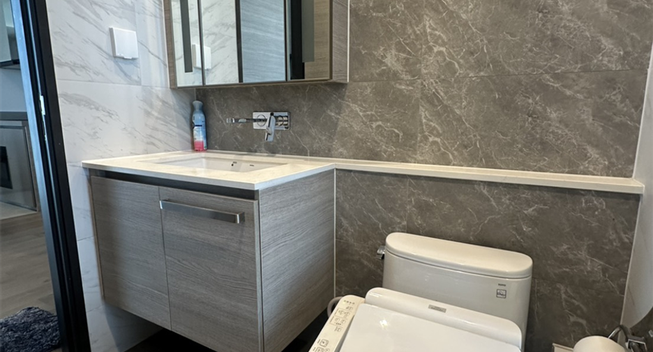 For sale 2 bedrooms condo in Chatuchak, Bangkok