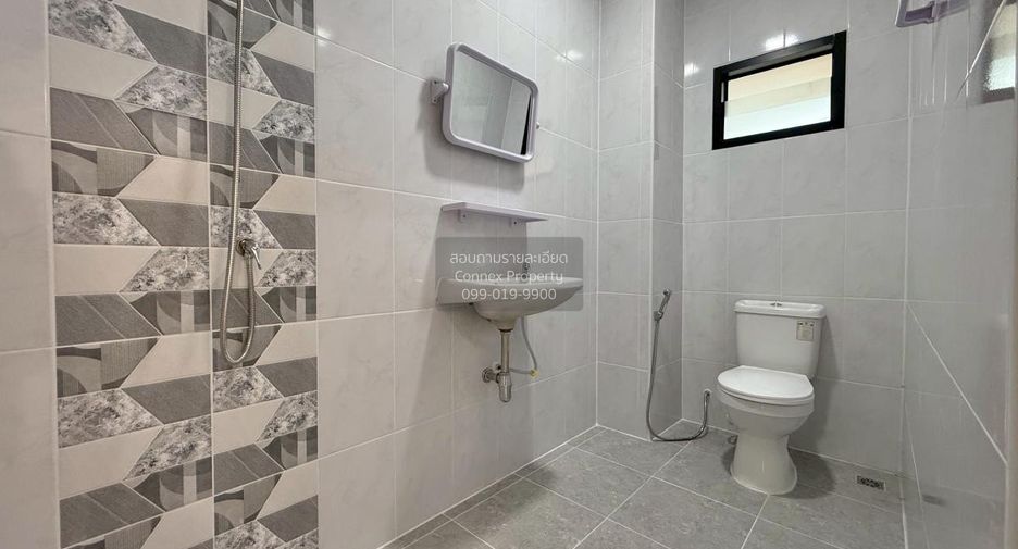 Casa adosada en venta de 3 habitaciones en Bang Khen, Bangkok