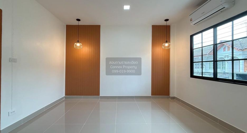 Casa adosada en venta de 3 habitaciones en Bang Khen, Bangkok