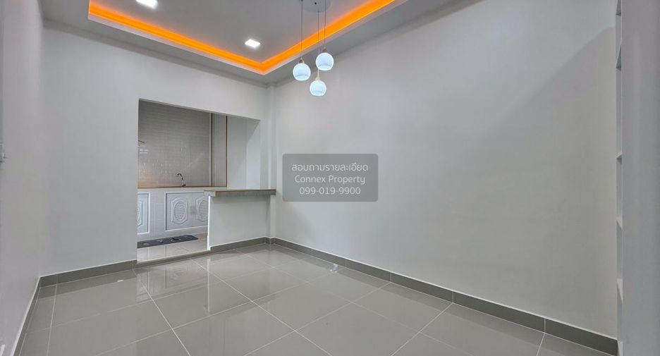 Casa adosada en venta de 3 habitaciones en Bang Khen, Bangkok