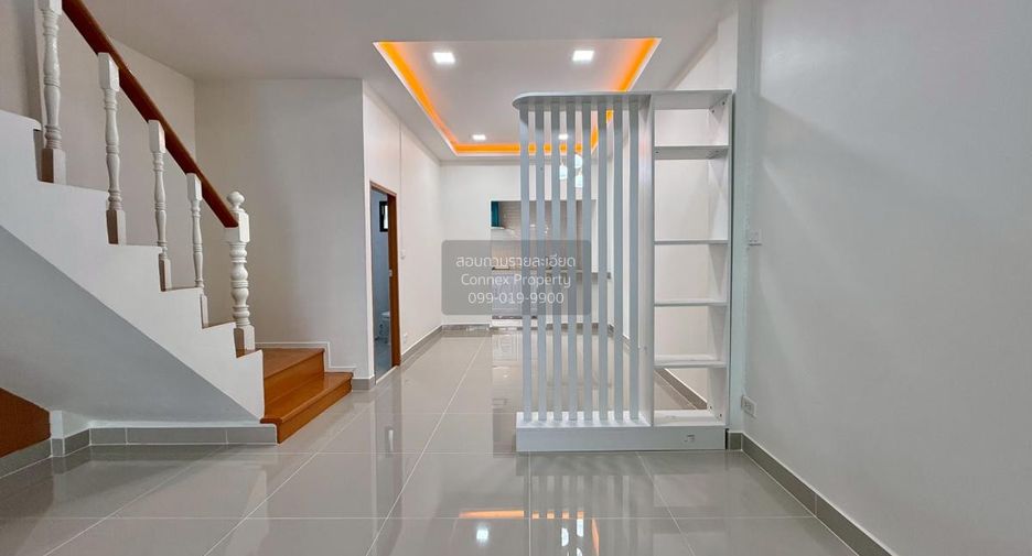 Casa adosada en venta de 3 habitaciones en Bang Khen, Bangkok