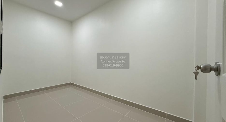 Casa adosada en venta de 3 habitaciones en Bang Khen, Bangkok