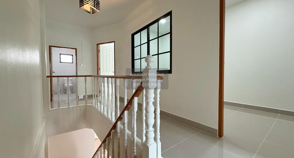 Casa adosada en venta de 3 habitaciones en Bang Khen, Bangkok