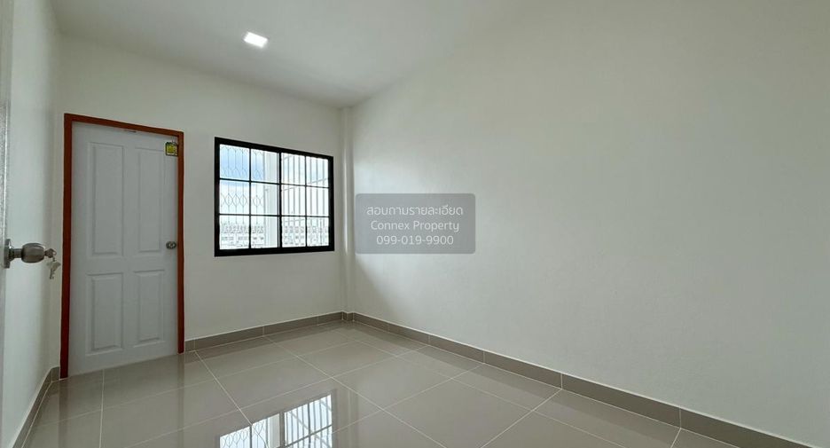 Casa adosada en venta de 3 habitaciones en Bang Khen, Bangkok