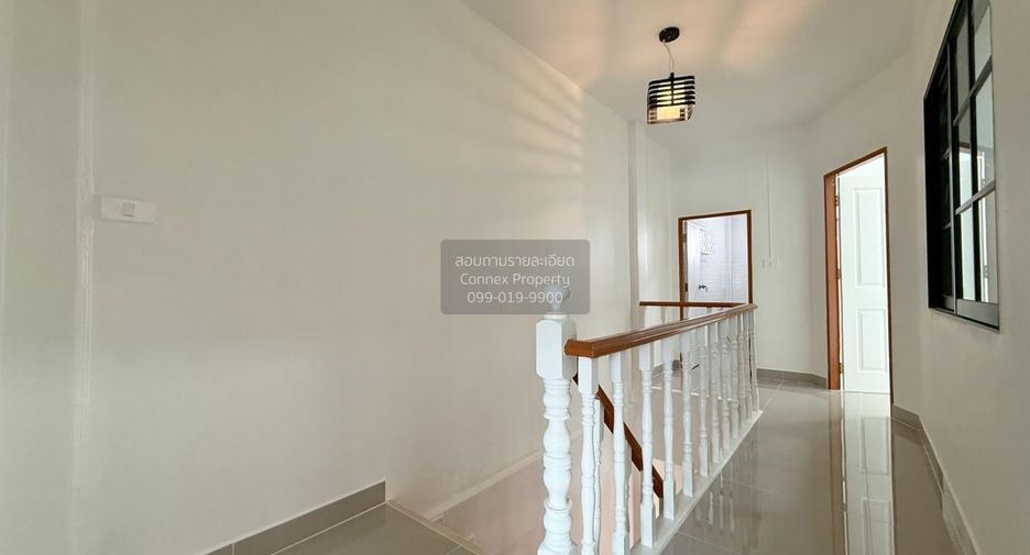 Casa adosada en venta de 3 habitaciones en Bang Khen, Bangkok