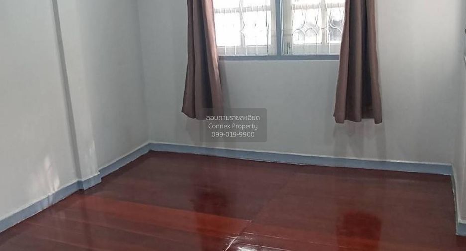 For sale 4 bedrooms townhouse in Bang Kapi, Bangkok