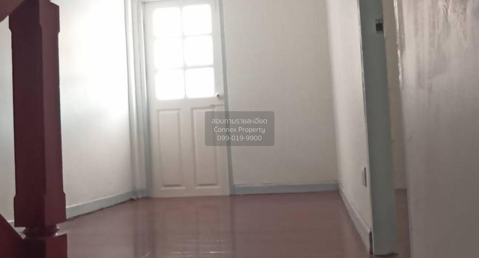 For sale 4 bedrooms townhouse in Bang Kapi, Bangkok