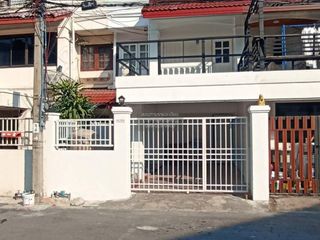 For sale 4 bedrooms townhouse in Bang Kapi, Bangkok