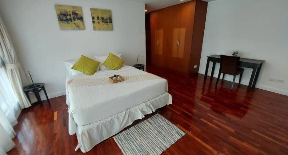 For rent 3 bedrooms apartment in Sathon, Bangkok
