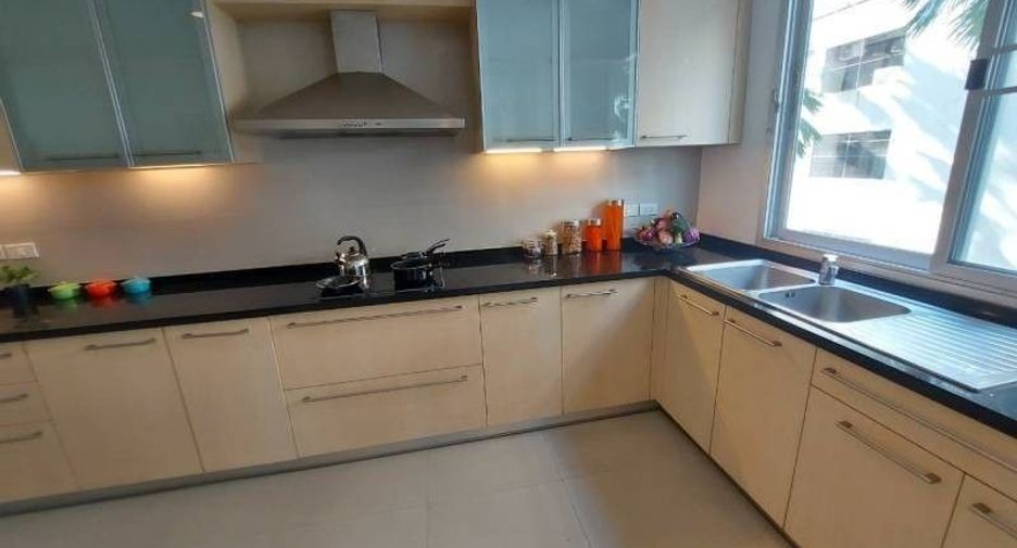 For rent 3 bedrooms apartment in Sathon, Bangkok