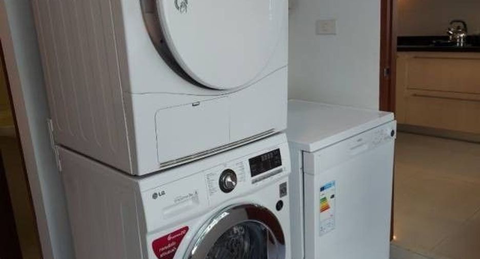 For rent 3 bedrooms apartment in Sathon, Bangkok