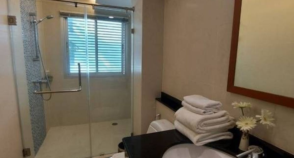 For rent 3 bedrooms apartment in Sathon, Bangkok