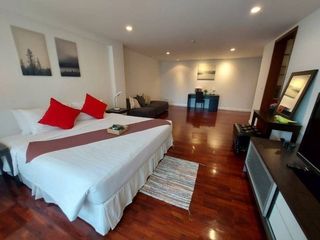 For rent 3 bedrooms apartment in Sathon, Bangkok