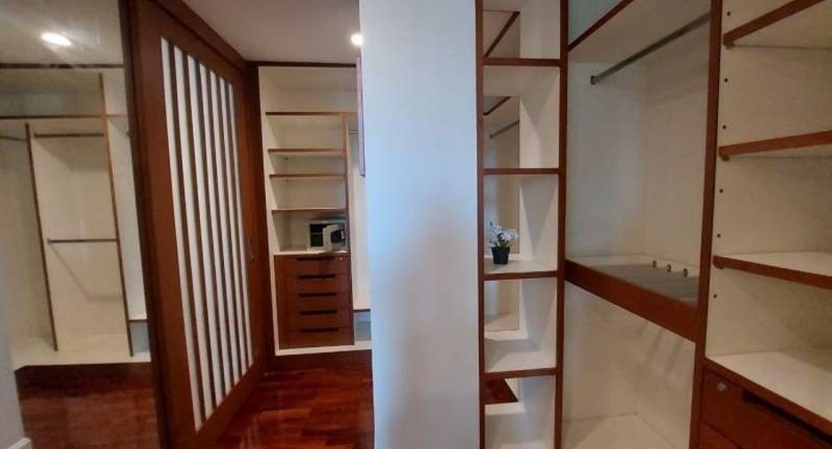 For rent 3 bedrooms apartment in Sathon, Bangkok