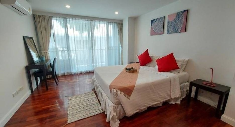 For rent 3 bedrooms apartment in Sathon, Bangkok