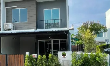 For sale 3 bedrooms townhouse in Bang Phli, Samut Prakan