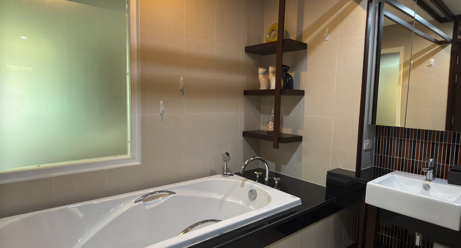 For rent 2 bedrooms condo in Mueang Chiang Mai, Chiang Mai