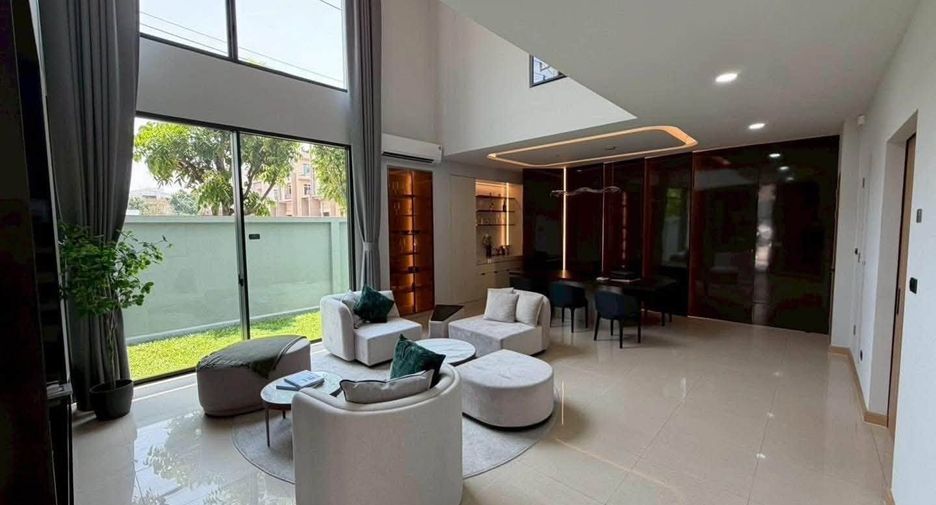 For sale 4 bedrooms house in Lat Krabang, Bangkok