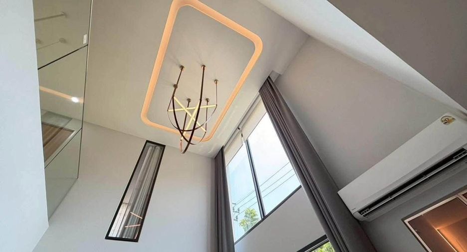 For sale 4 bedrooms house in Lat Krabang, Bangkok