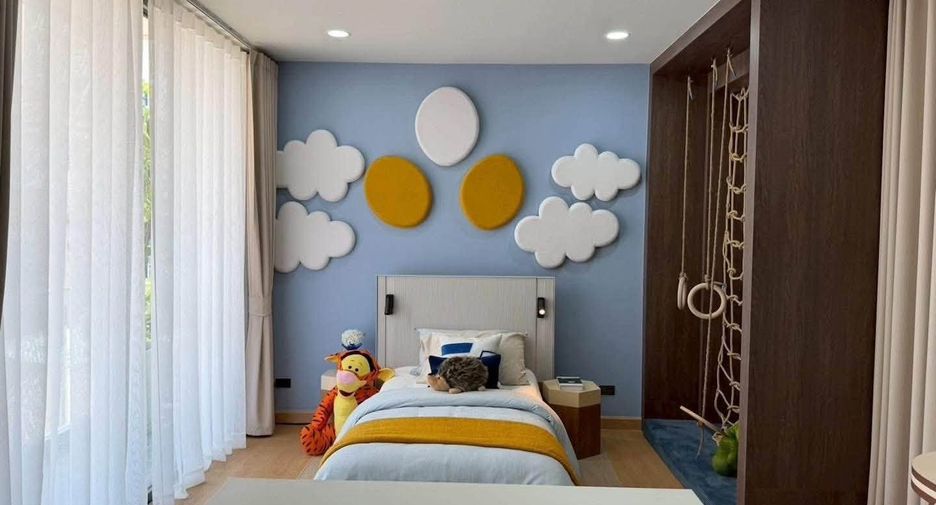 For sale 4 bedrooms house in Lat Krabang, Bangkok