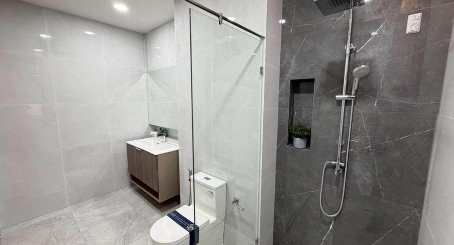 For sale 4 bedrooms house in Lat Krabang, Bangkok