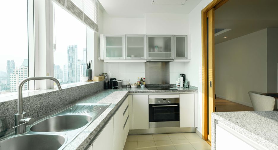 Condo en alquiler de 2 habitaciones en Khlong Toei, Bangkok