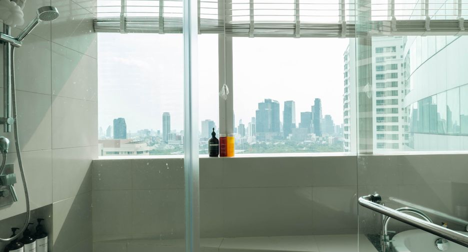 Condo en alquiler de 2 habitaciones en Khlong Toei, Bangkok
