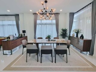 Casa en venta de 5 habitaciones en Lat Krabang, Bangkok