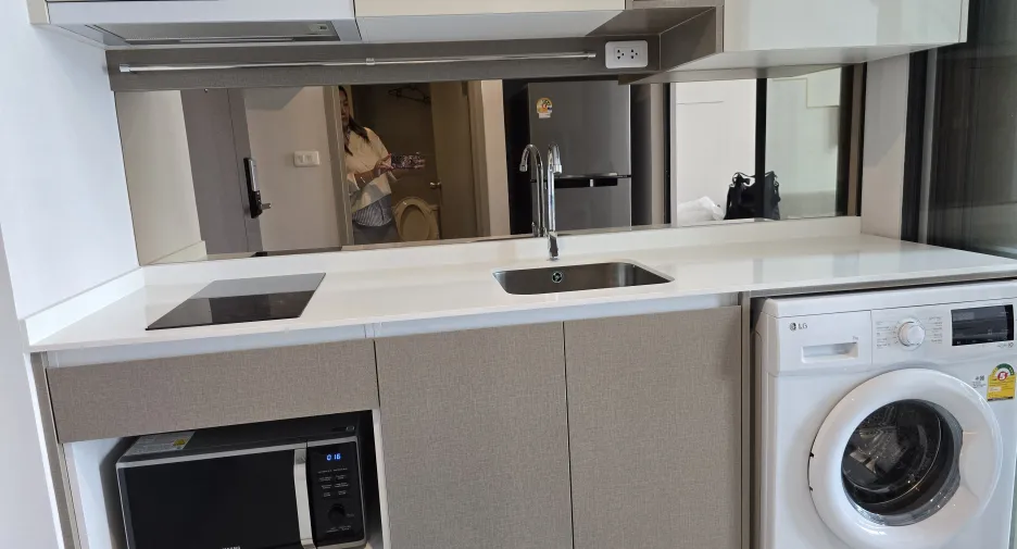 Condo en alquiler de 1 habitaciones en Huai Khwang, Bangkok