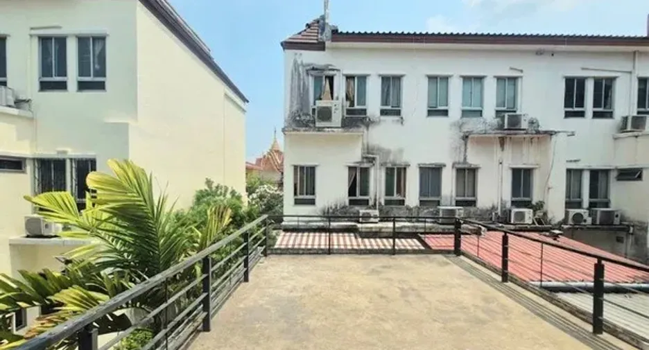 For sale 3 bedrooms townhouse in Suan Luang, Bangkok