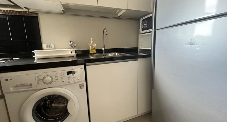 For rent 2 bedrooms condo in Phaya Thai, Bangkok