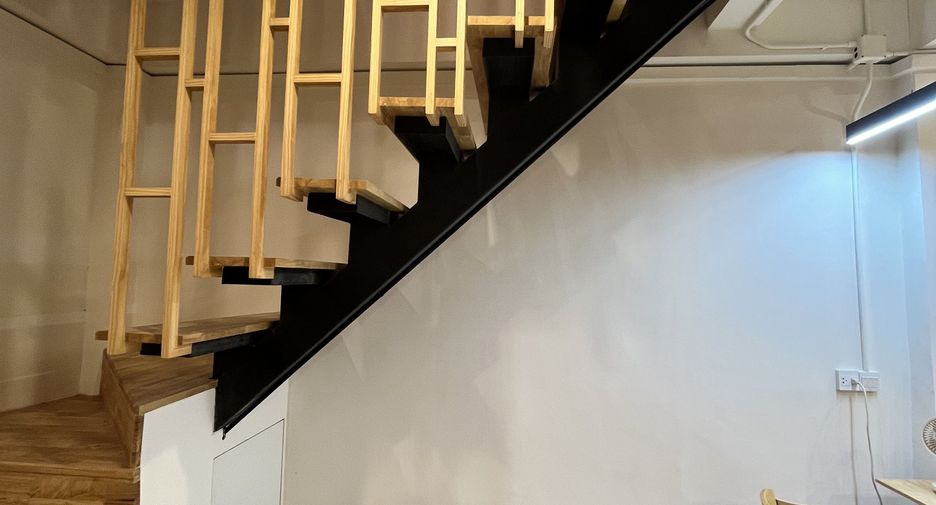 For sale 3 bedrooms townhouse in Bang Rak, Bangkok
