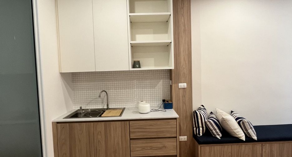 For sale 3 bedrooms townhouse in Bang Rak, Bangkok