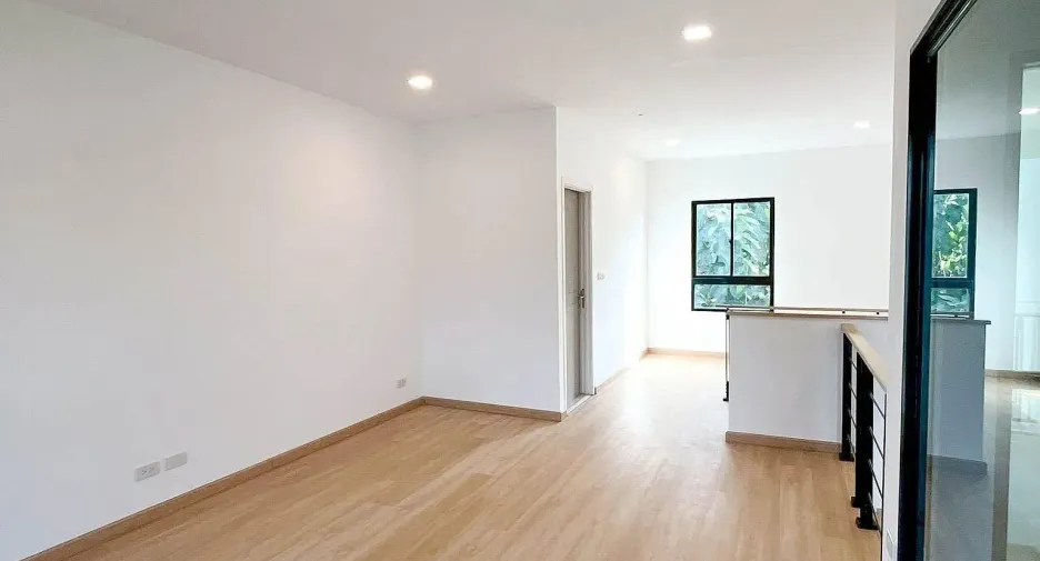 Casa en venta de 3 habitaciones en Suan Luang, Bangkok