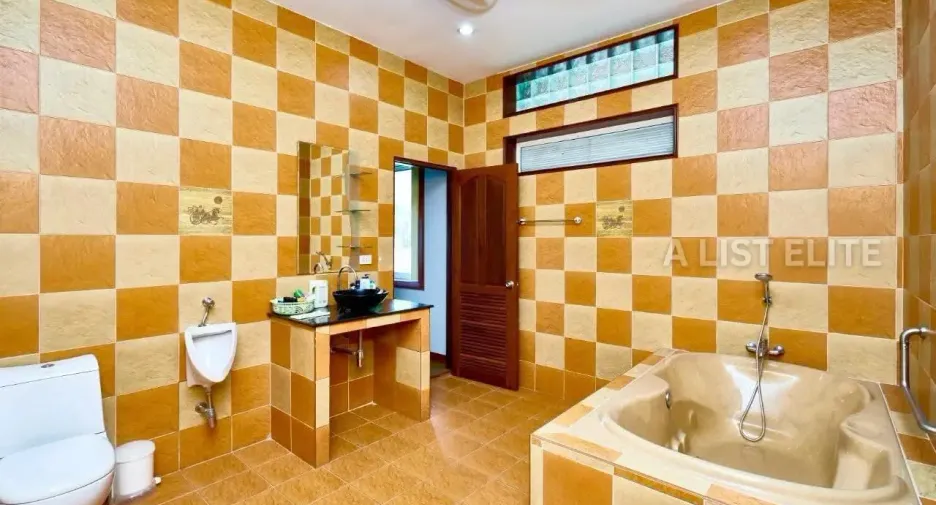 À vendre 6 chambres maison à Bang Lamung, Chonburi