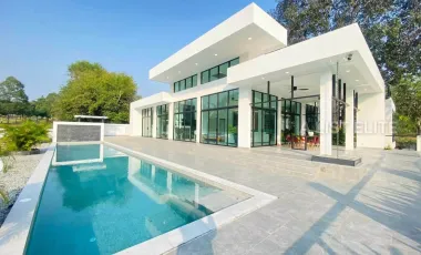 À vendre 4 chambres maison à Huay Yai, Pattaya