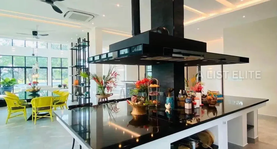 À vendre 4 chambres maison à Huay Yai, Pattaya