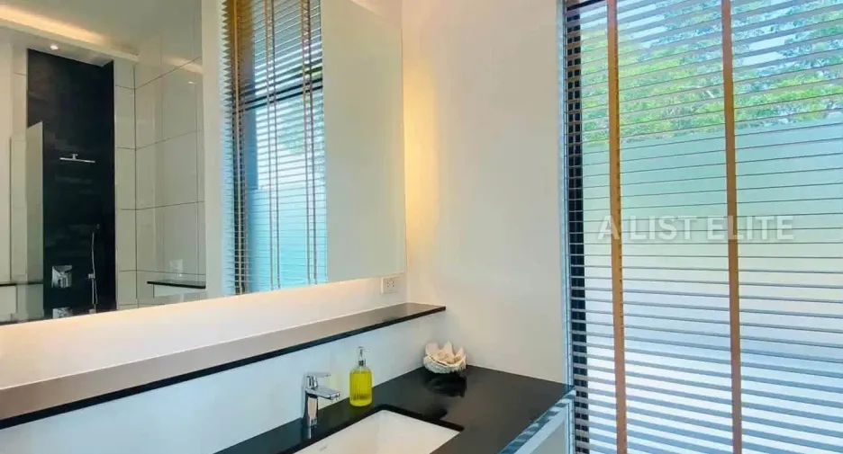 À vendre 4 chambres maison à Huay Yai, Pattaya