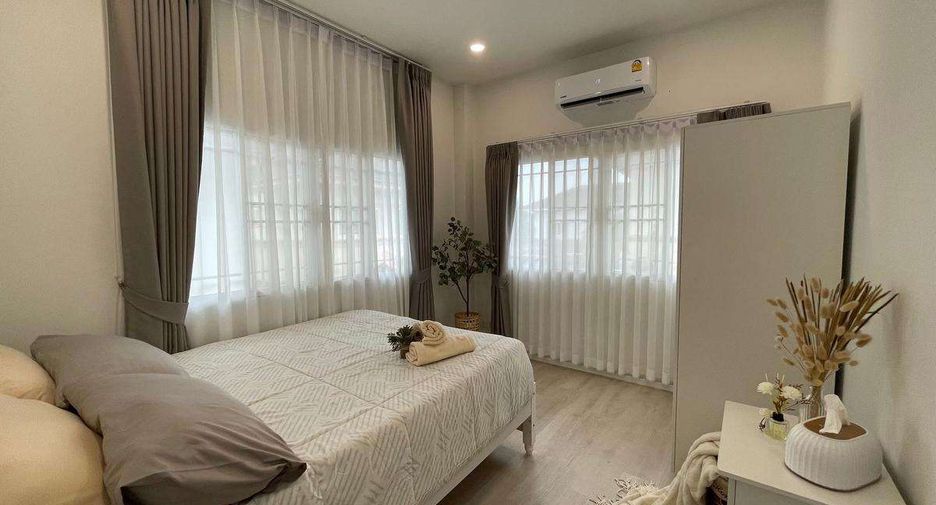 For rent 5 bedrooms house in Mueang Chiang Mai, Chiang Mai