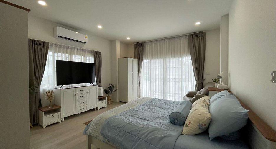 For rent 5 bedrooms house in Mueang Chiang Mai, Chiang Mai