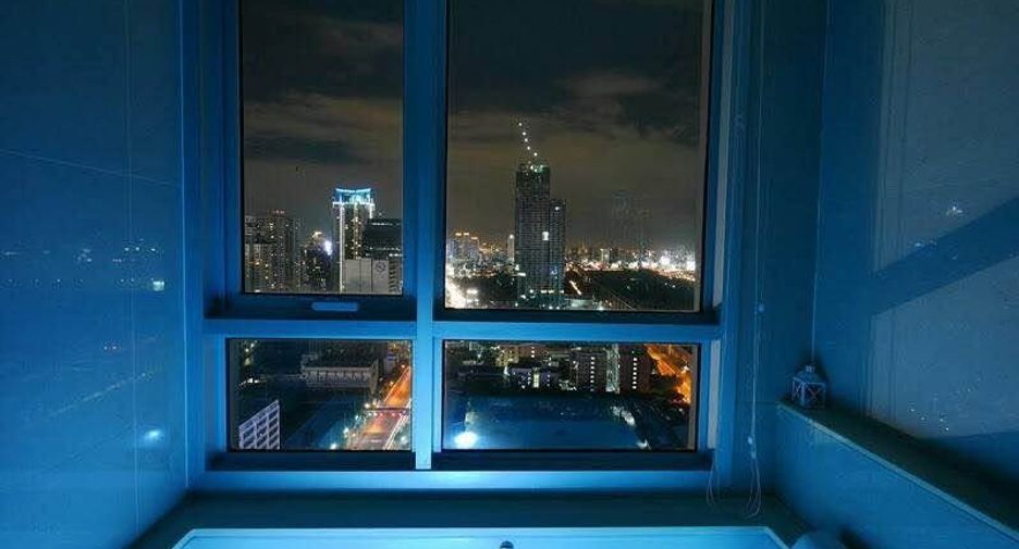 For rent 2 ベッドルーム condo in Watthana, Bangkok