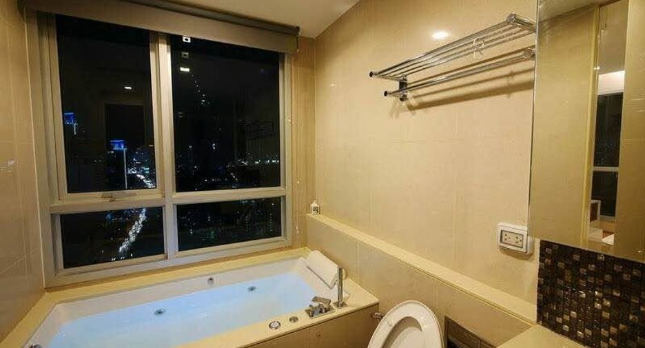 For rent 2 ベッドルーム condo in Watthana, Bangkok