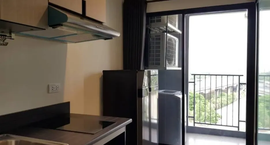 Condo en alquiler de 1 habitaciones en Huai Khwang, Bangkok