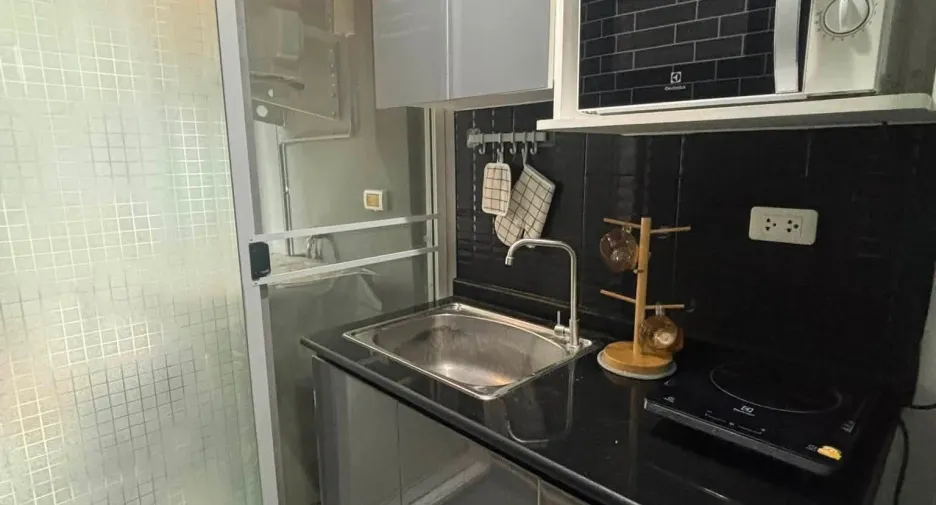 Wohnung zur Miete mit 1 Zimmer in Phra Khanong, Bangkok