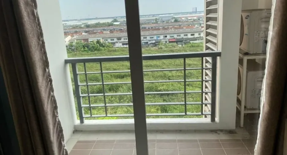 For rent 2 bedrooms condo in Lat Krabang, Bangkok