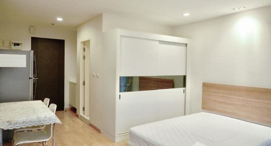 For rent studio condo in Din Daeng, Bangkok