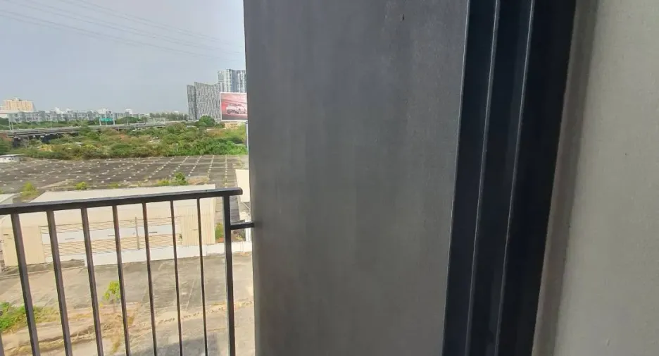 Condo en alquiler de 1 habitaciones en Huai Khwang, Bangkok