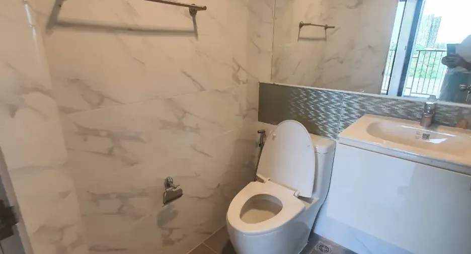 Condo en alquiler de 1 habitaciones en Huai Khwang, Bangkok
