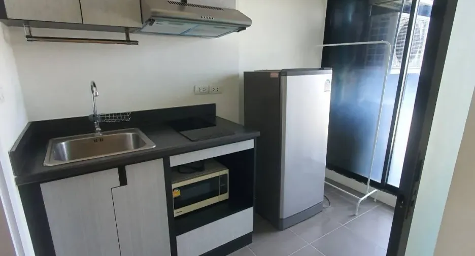 Condo en alquiler de 1 habitaciones en Huai Khwang, Bangkok