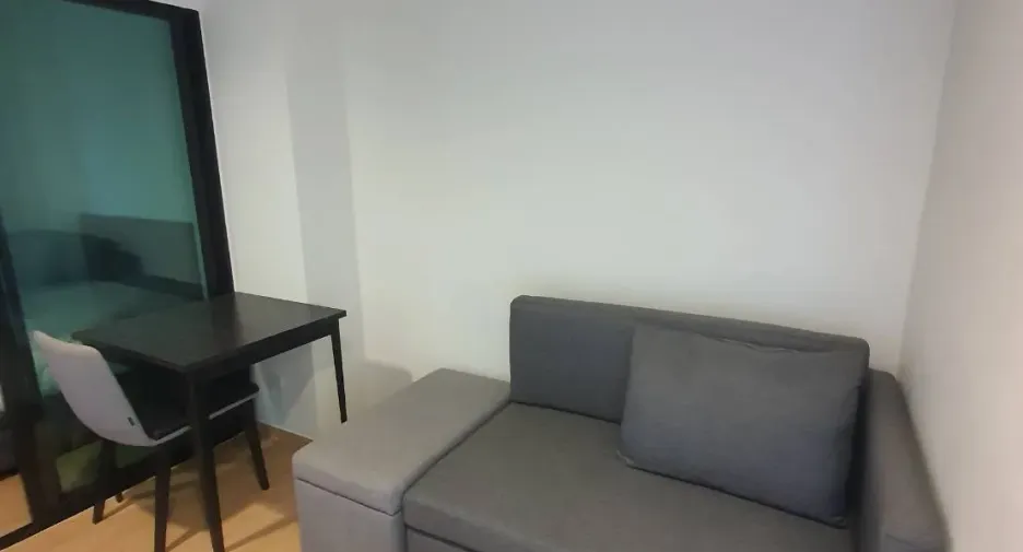 Condo en alquiler de 1 habitaciones en Huai Khwang, Bangkok
